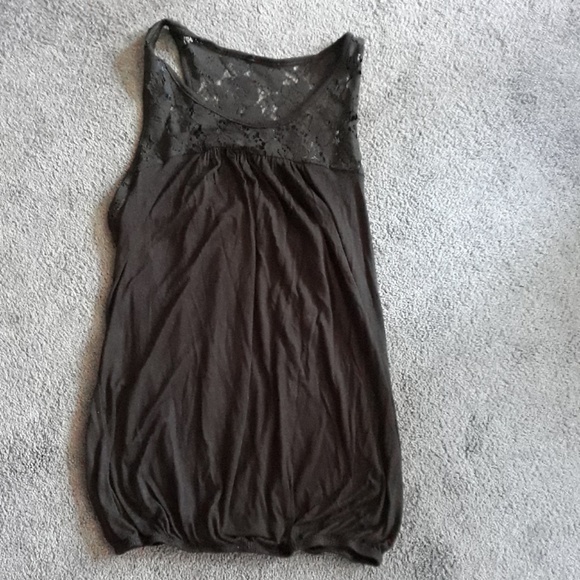 Black lace sleeveless top - Picture 2 of 7